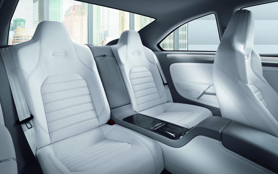 Volkswagen New Compact Coupe 2010 года  (фото 2 из 14)